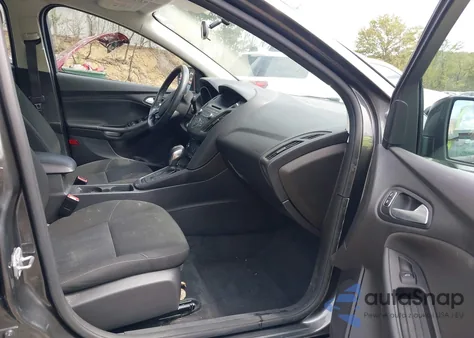 2015 Ford Focus Se z USA, uszkodzony, nr VIN 1FADP3F26FL274162